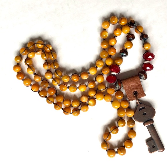 Beaded necklace with key - Picture 1 of 7